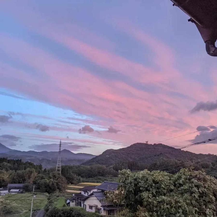 Villa 天空cafe寿ぐ Yufu Esterno foto