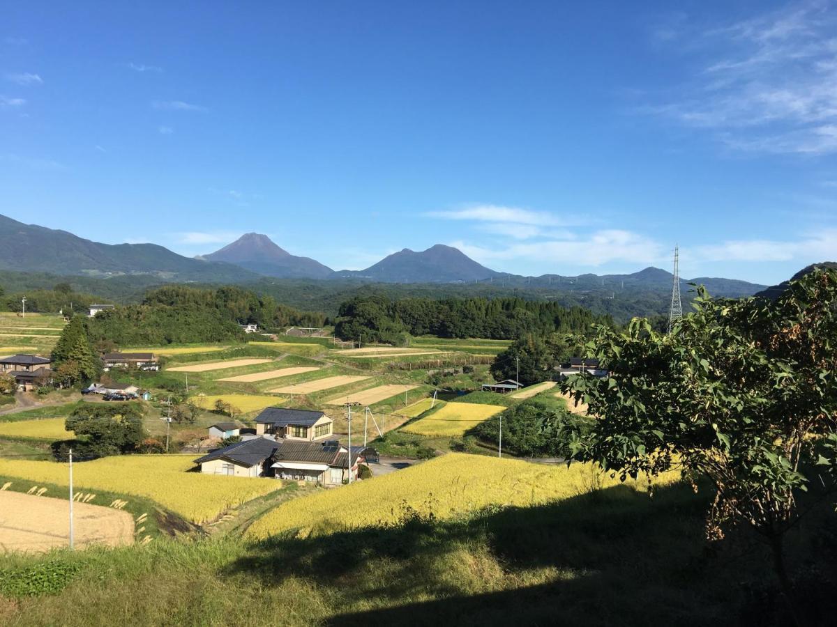 Villa 天空cafe寿ぐ Yufu Esterno foto
